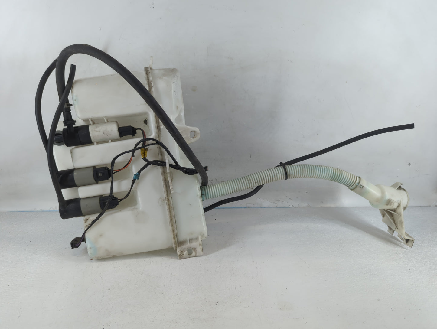 2013 Land Rover Range Rover Windshield Washer Fluid Reservoir Bottle Oem - Oemusedautoparts1.com