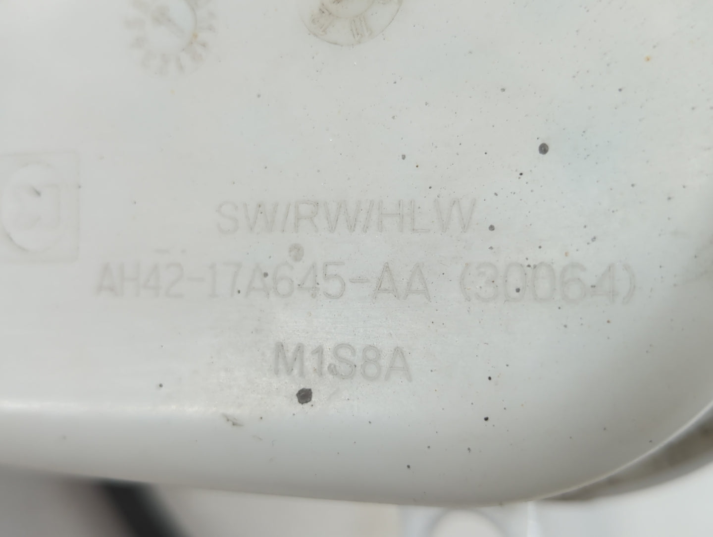 2013 Land Rover Range Rover Windshield Washer Fluid Reservoir Bottle Oem - Oemusedautoparts1.com