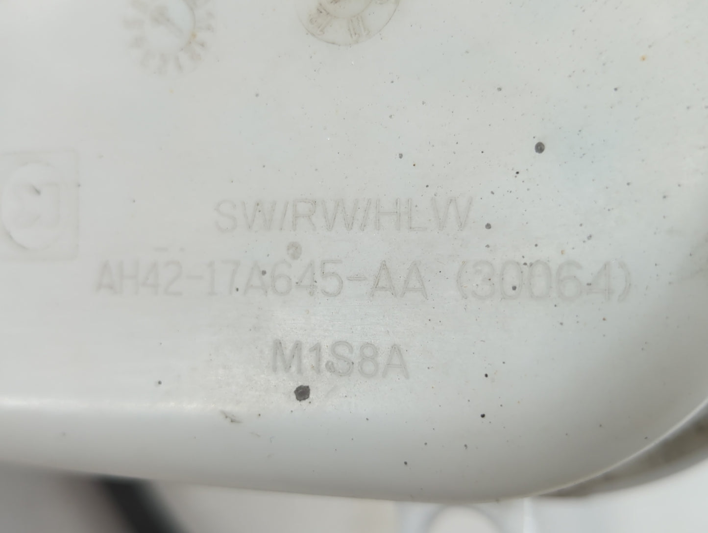 2013 Land Rover Range Rover Windshield Washer Fluid Reservoir Bottle Oem - Oemusedautoparts1.com