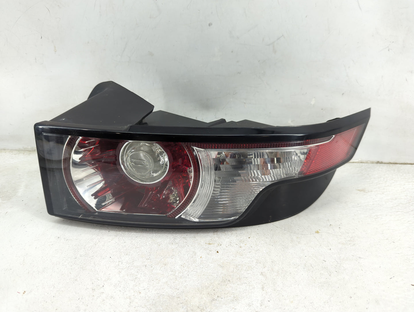 2012-2015 Land Rover Range Rover Evoque Tail Light Assembly Driver Left OEM P/N:S1 R4 2c1B A046341 Fits Fits 2012 2013 2014 