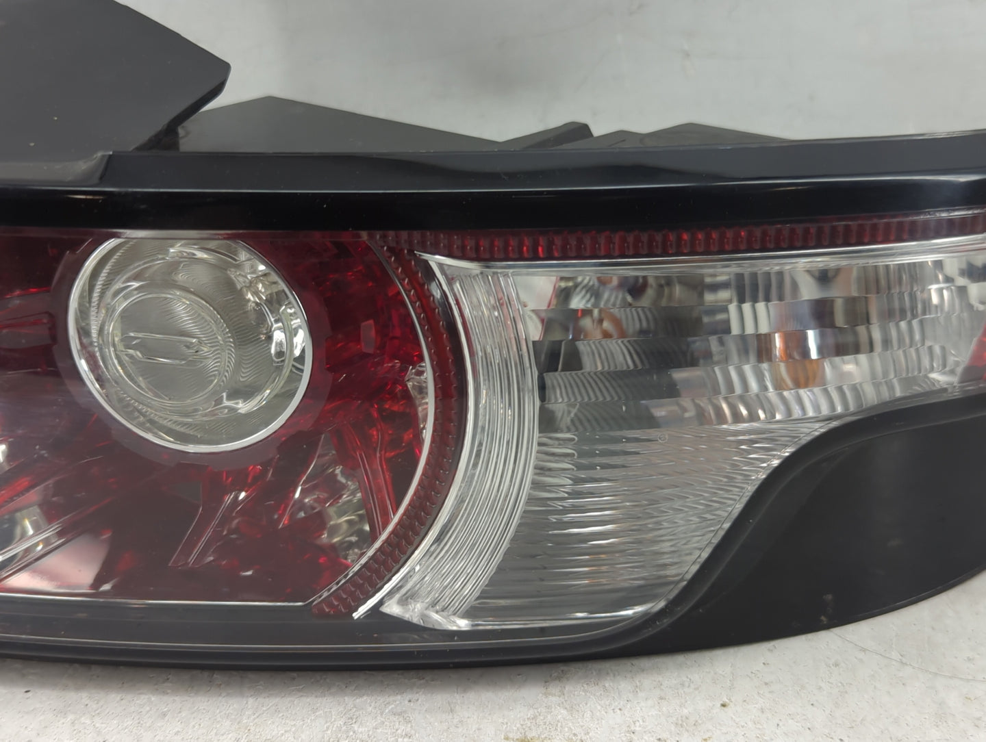 2012-2015 Land Rover Range Rover Evoque Tail Light Assembly Driver Left OEM P/N:S1 R4 2c1B A046341 Fits Fits 2012 2013 2014 