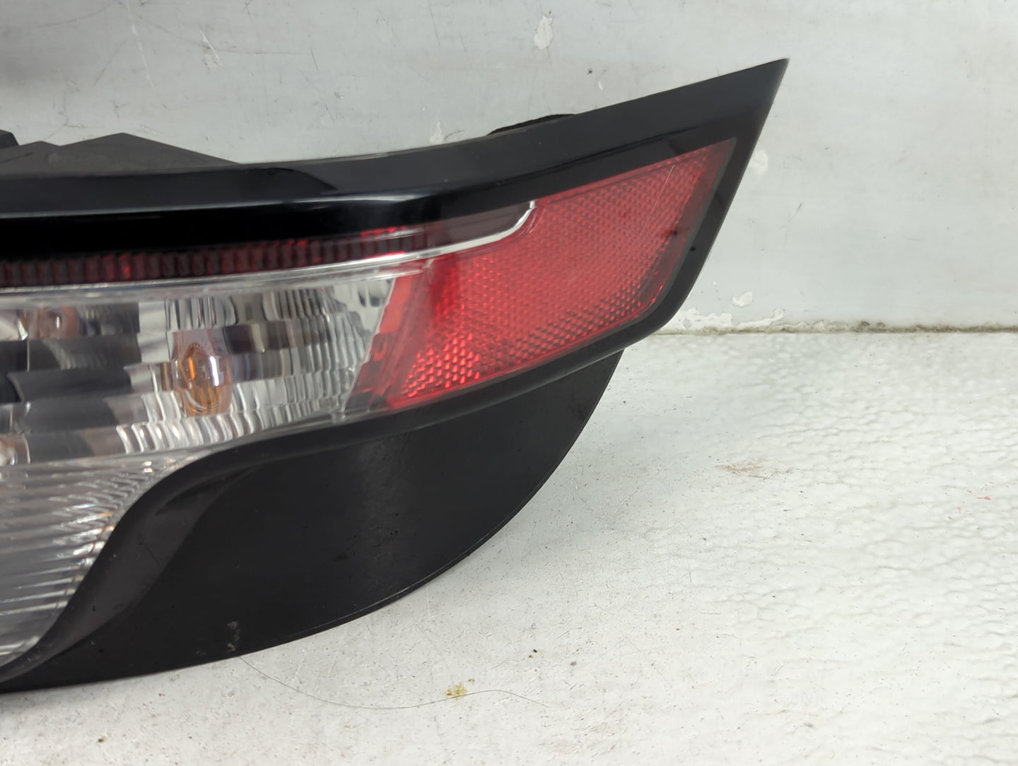 2012-2015 Land Rover Range Rover Evoque Tail Light Assembly Driver Left OEM P/N:S1 R4 2c1B A046341 Fits Fits 2012 2013 2014 