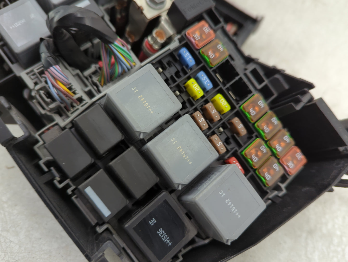 2012-2017 Land Rover Range Rover Evoque Fusebox Fuse Box Panel Relay Module Fits Fits 2012 2013 2014 2015 2016 2017 OEM Used