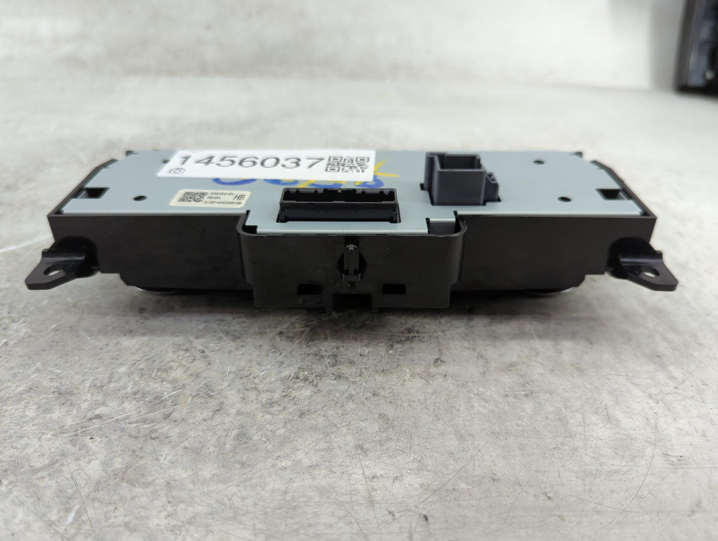 2012-2015 Land Rover Range Rover Evoque Radio Control Panel - Oemusedautoparts1.com