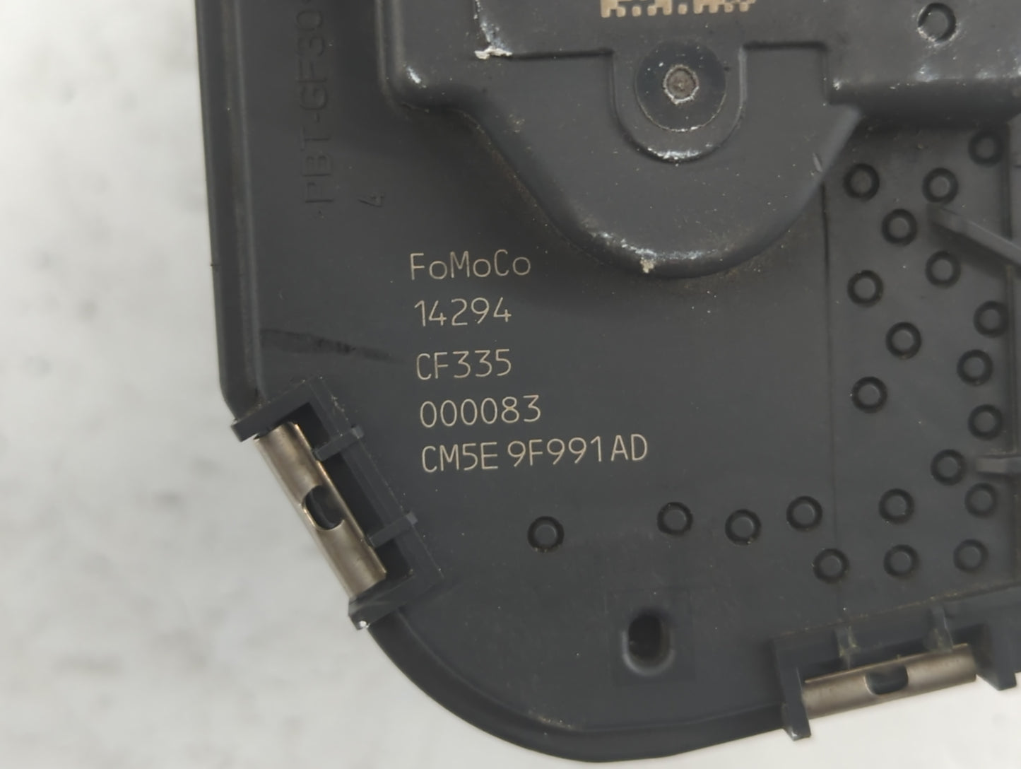 2014-2017 Land Rover Range Rover Evoque Throttle Body P/N:CM5E 9F991 AD Fits Fits 2014 2015 2016 2017 OEM Used Auto Parts - 