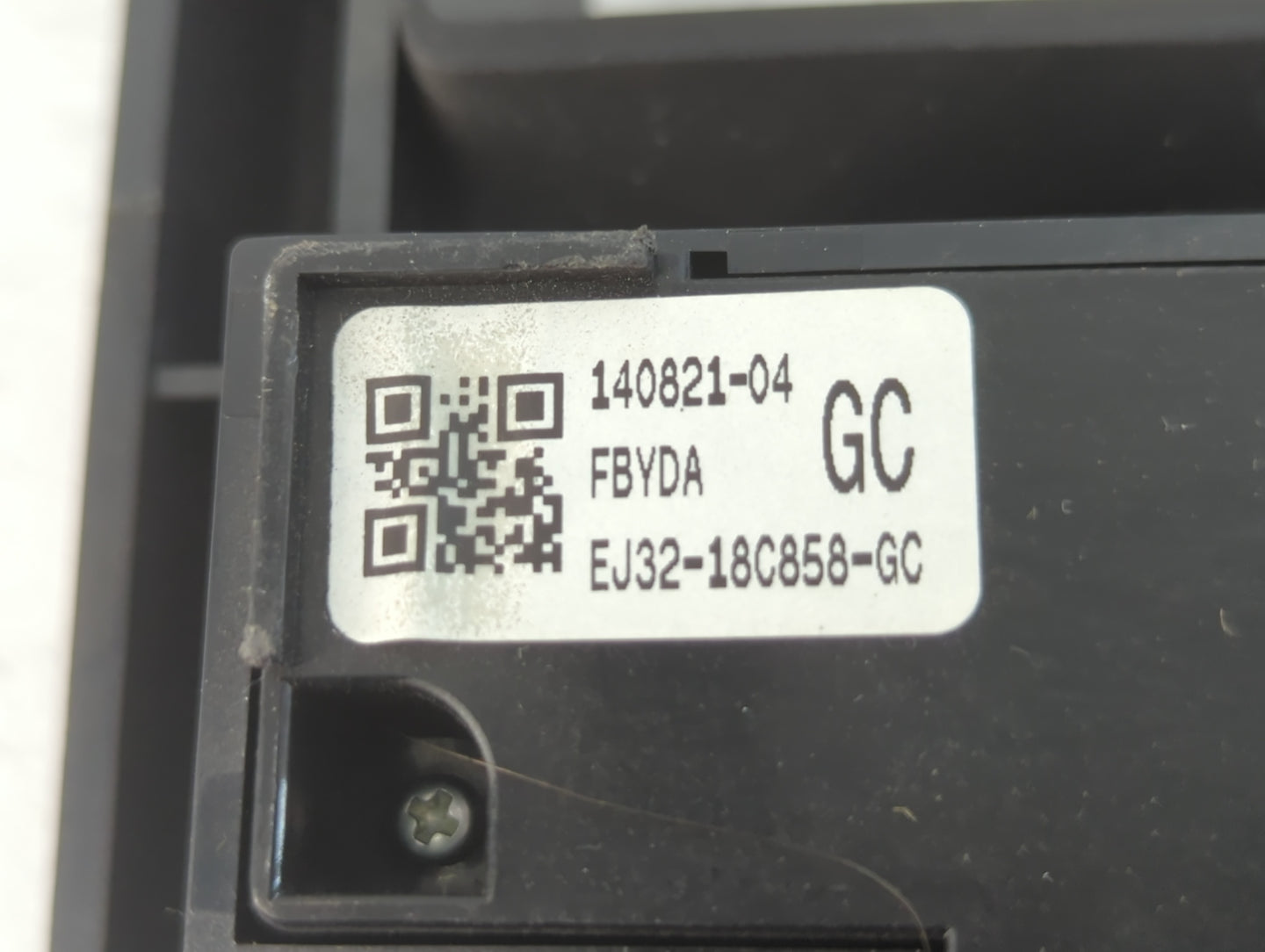 2013-2015 Land Rover Range Rover Evoque Radio AM FM Cd Player Receiver Replacement P/N:EJ32-18C858-GC 140821-04 Fits OEM Use