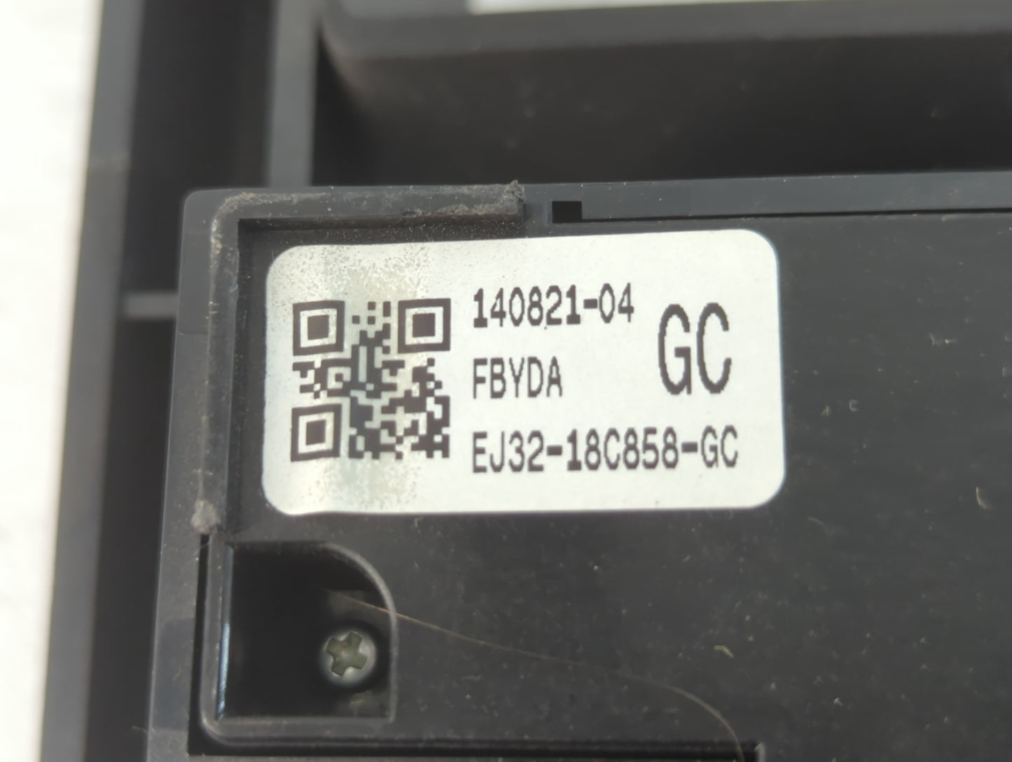 2013-2015 Land Rover Range Rover Evoque Radio AM FM Cd Player Receiver Replacement P/N:EJ32-18C858-GC 140821-04 Fits OEM Use