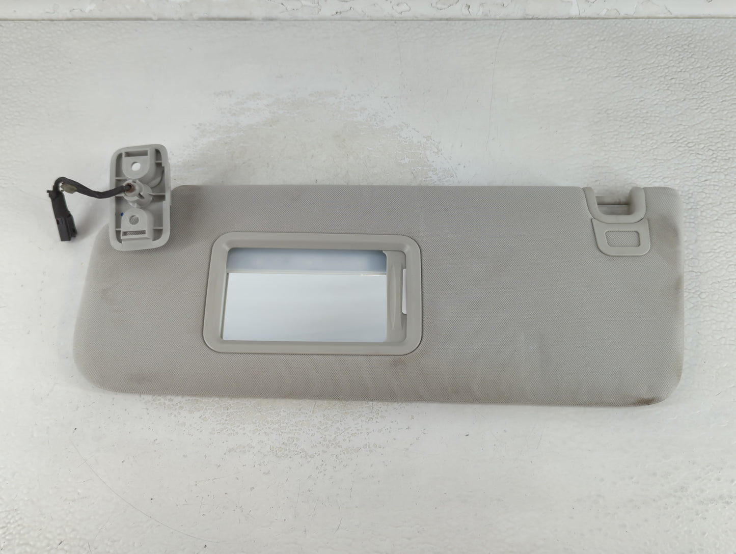 2014-2015 Land Rover Range Rover Sport Sun Visor Shade Replacement Driver Left Mirror Fits Fits 2014 2015 OEM Used Auto Part