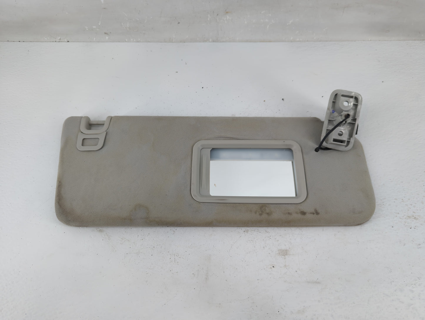 2014-2015 Land Rover Range Rover Sport Sun Visor Shade Replacement Passenger Right Mirror Fits Fits 2014 2015 OEM Used Auto 