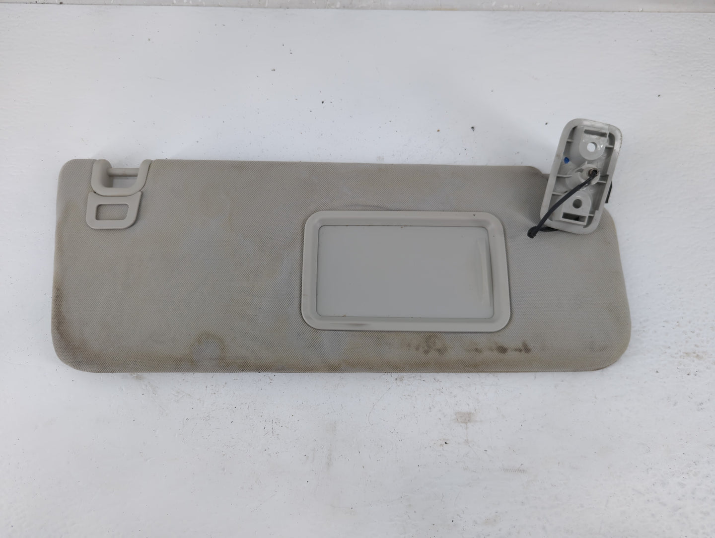 2014-2015 Land Rover Range Rover Sport Sun Visor Shade Replacement Passenger Right Mirror Fits Fits 2014 2015 OEM Used Auto 