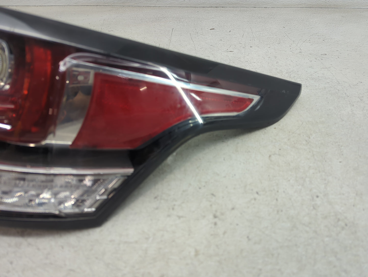 2015 Land Rover Range Rover Sport Tail Light Assembly Passenger Right OEM Fits OEM Used Auto Parts - Oemusedautoparts1.com