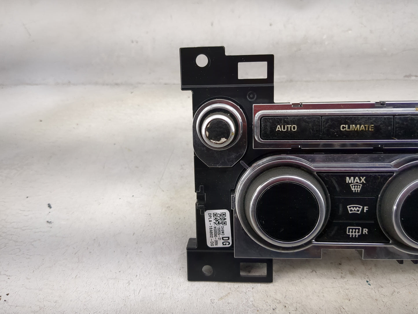 2015 Land Rover Range Rover Sport Radio Control Panel - Oemusedautoparts1.com