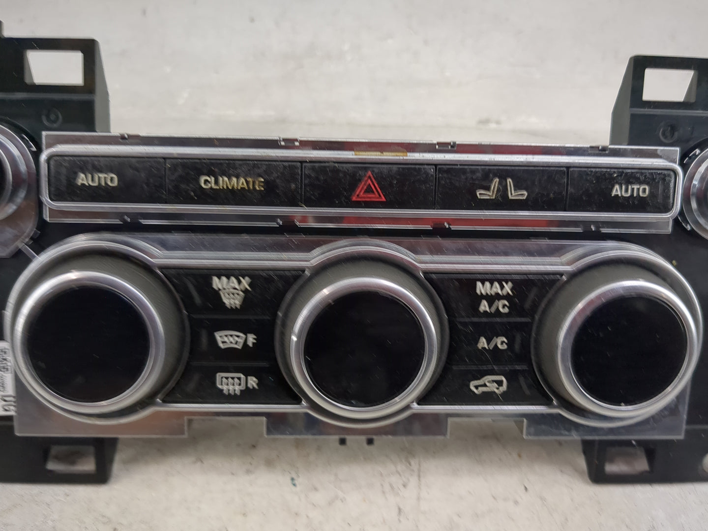2015 Land Rover Range Rover Sport Radio Control Panel - Oemusedautoparts1.com