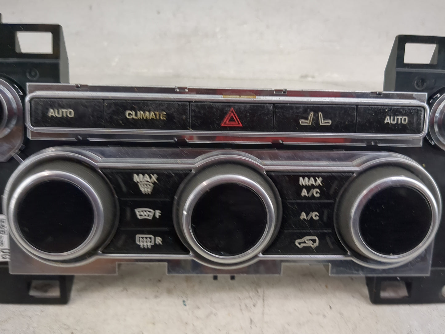 2015 Land Rover Range Rover Sport Radio Control Panel - Oemusedautoparts1.com