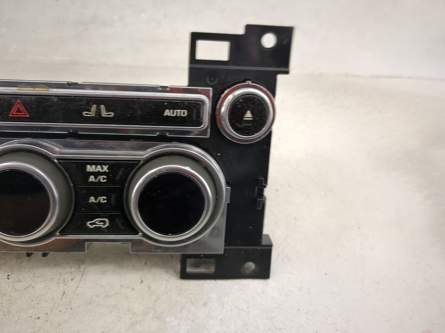 2015 Land Rover Range Rover Sport Radio Control Panel - Oemusedautoparts1.com