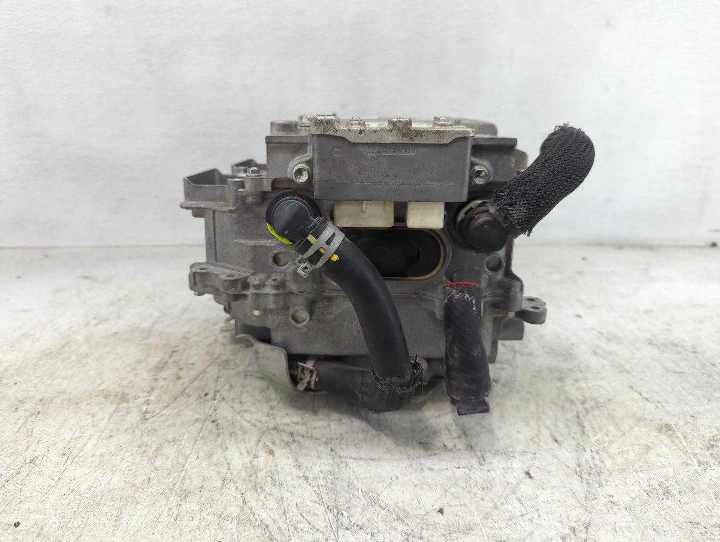 2013-2018 Lexus Es300h Hybrid DC Synergy Drive Power Inverter P/N:232100-1390 G9200-33171 Fits OEM Used Auto Parts - Oemused