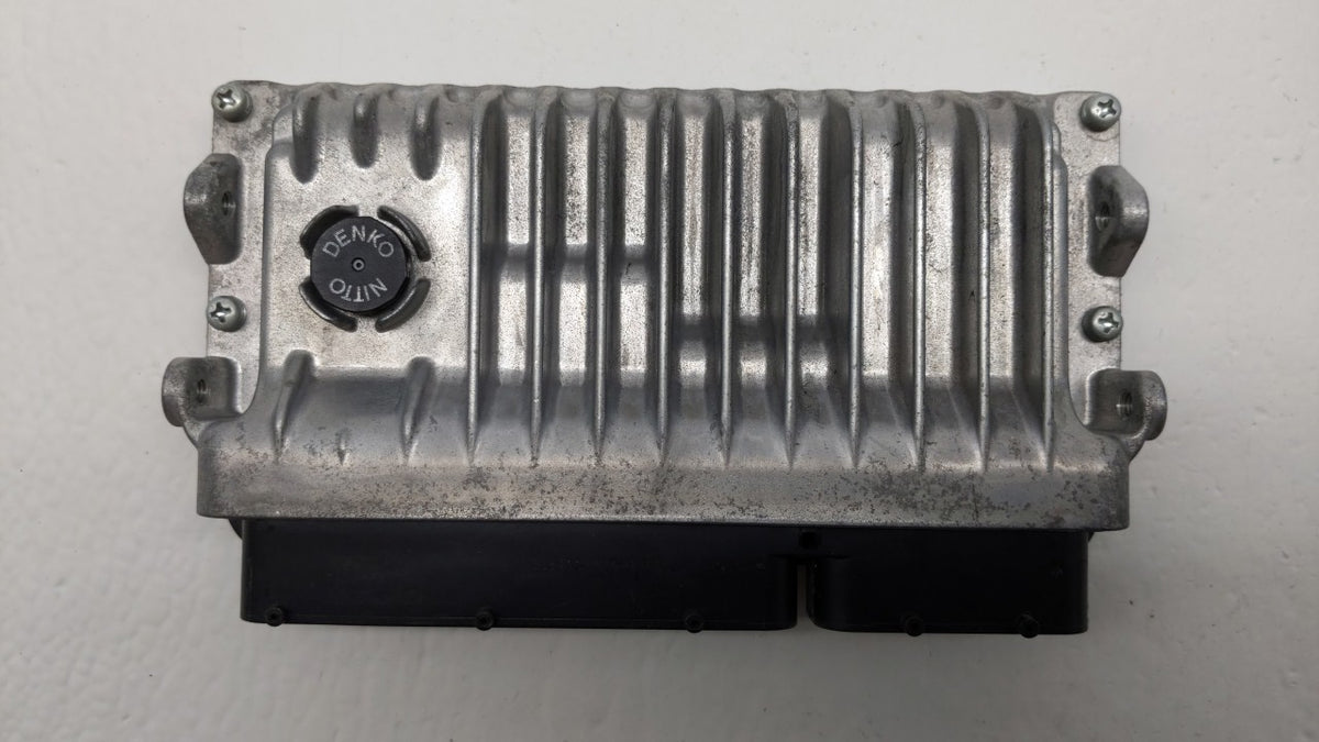 2015 Lexus Es300h PCM Engine Control Computer ECU ECM PCU OEM P/N:89661-33Q40 OEM Used Auto Parts - Oemusedautoparts1.com