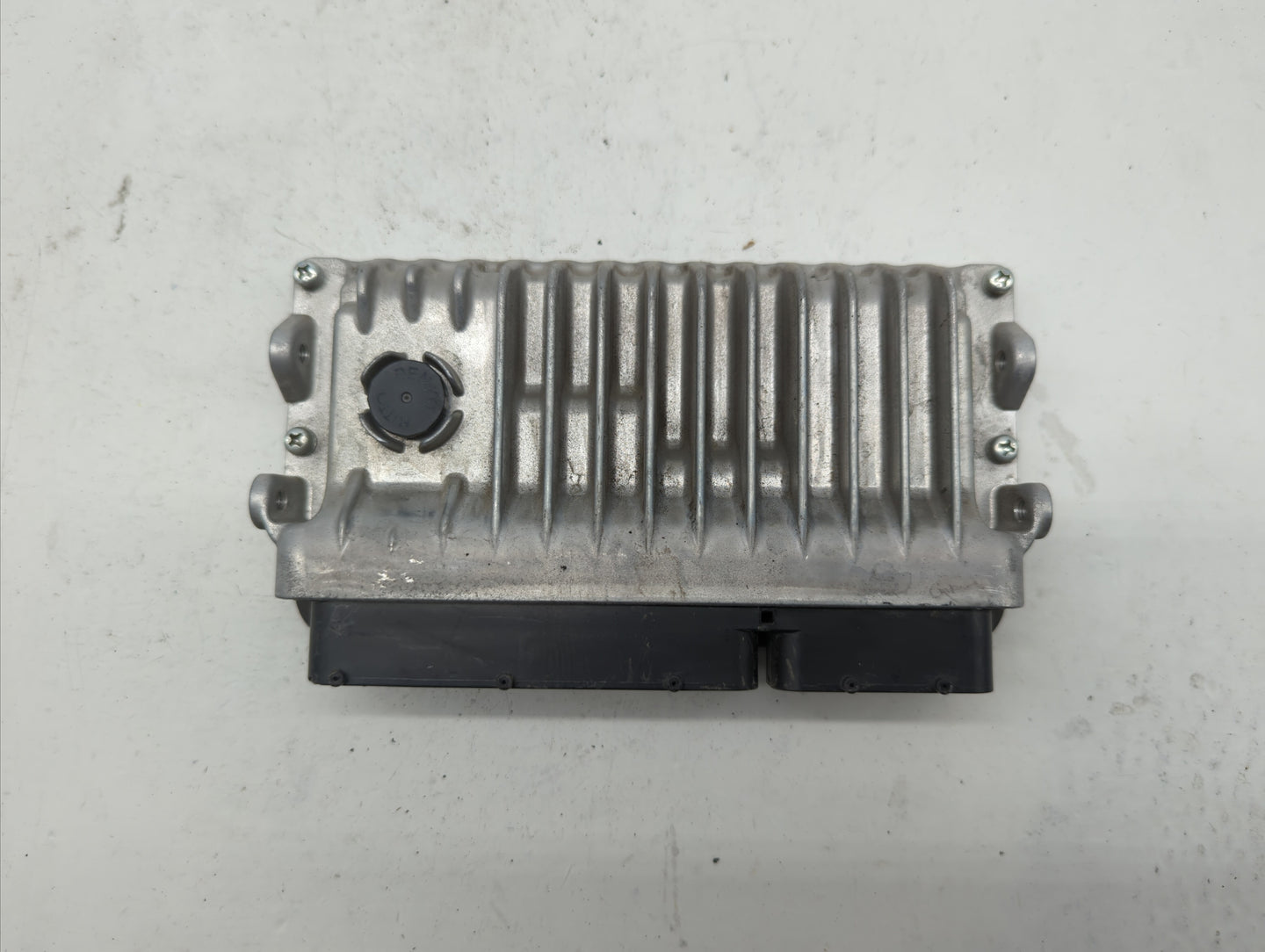 2015 Lexus Es300h PCM Engine Control Computer ECU ECM PCU OEM P/N:89661-33Q40 Fits OEM Used Auto Parts - Oemusedautoparts1.c