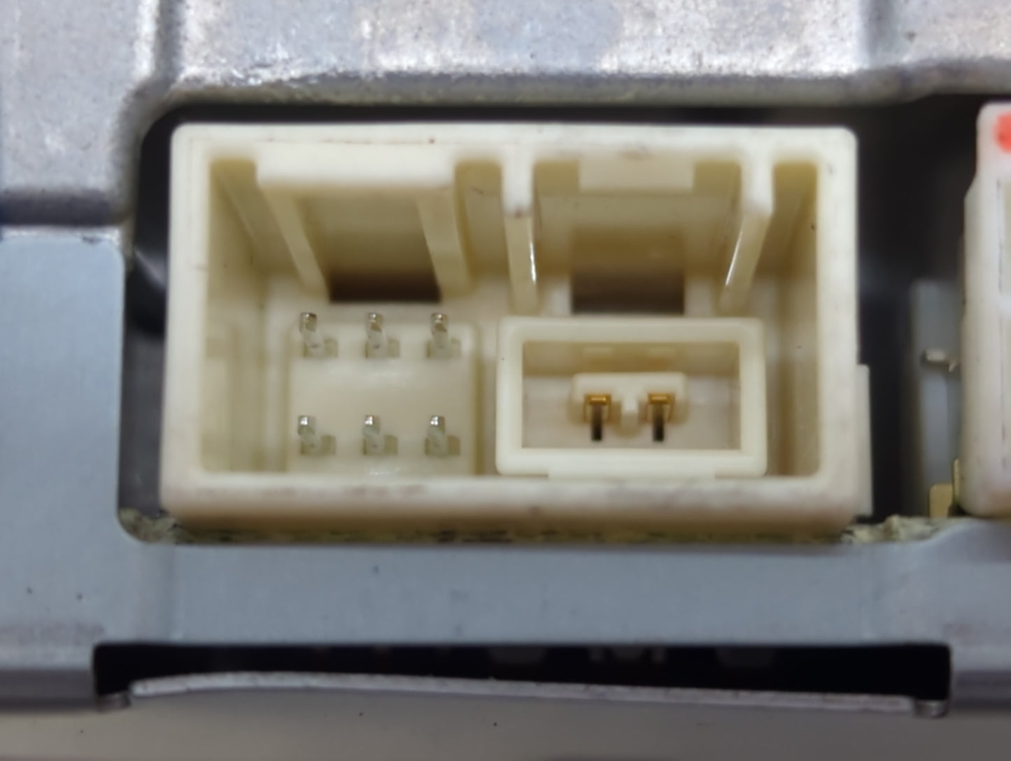 2014-2015 Lexus Es300h Chassis Control Module Ccm Bcm Body Control - Oemusedautoparts1.com