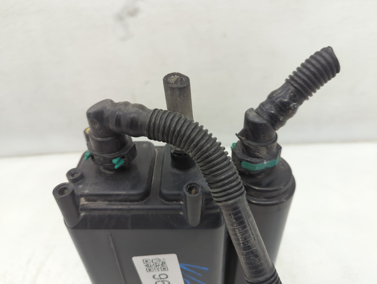 2015 Lexus Es300h Fuel Vapor Charcoal Canister - Oemusedautoparts1.com