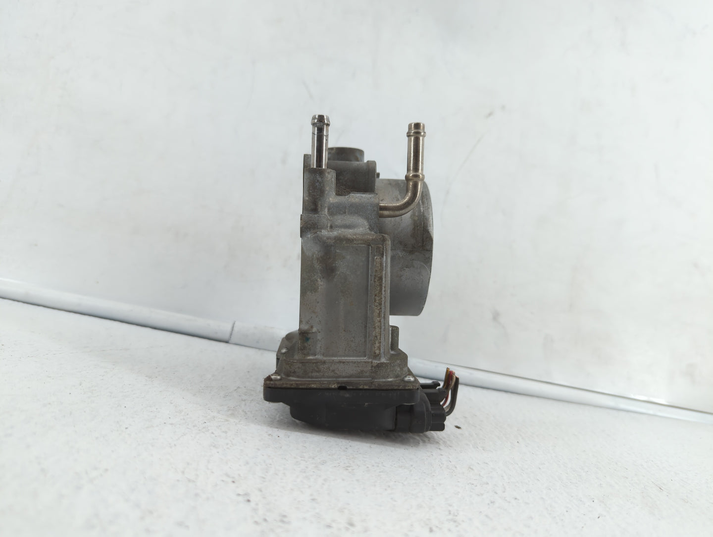 2007-2018 Lexus Es350 Throttle Body P/N:22030-0P050 22030-31030 Fits OEM Used Auto Parts - Oemusedautoparts1.com