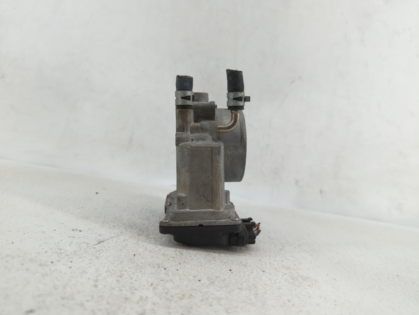 2007-2018 Lexus Es350 Throttle Body P/N:22030-0P050 22030-31030 Fits OEM Used Auto Parts - Oemusedautoparts1.com