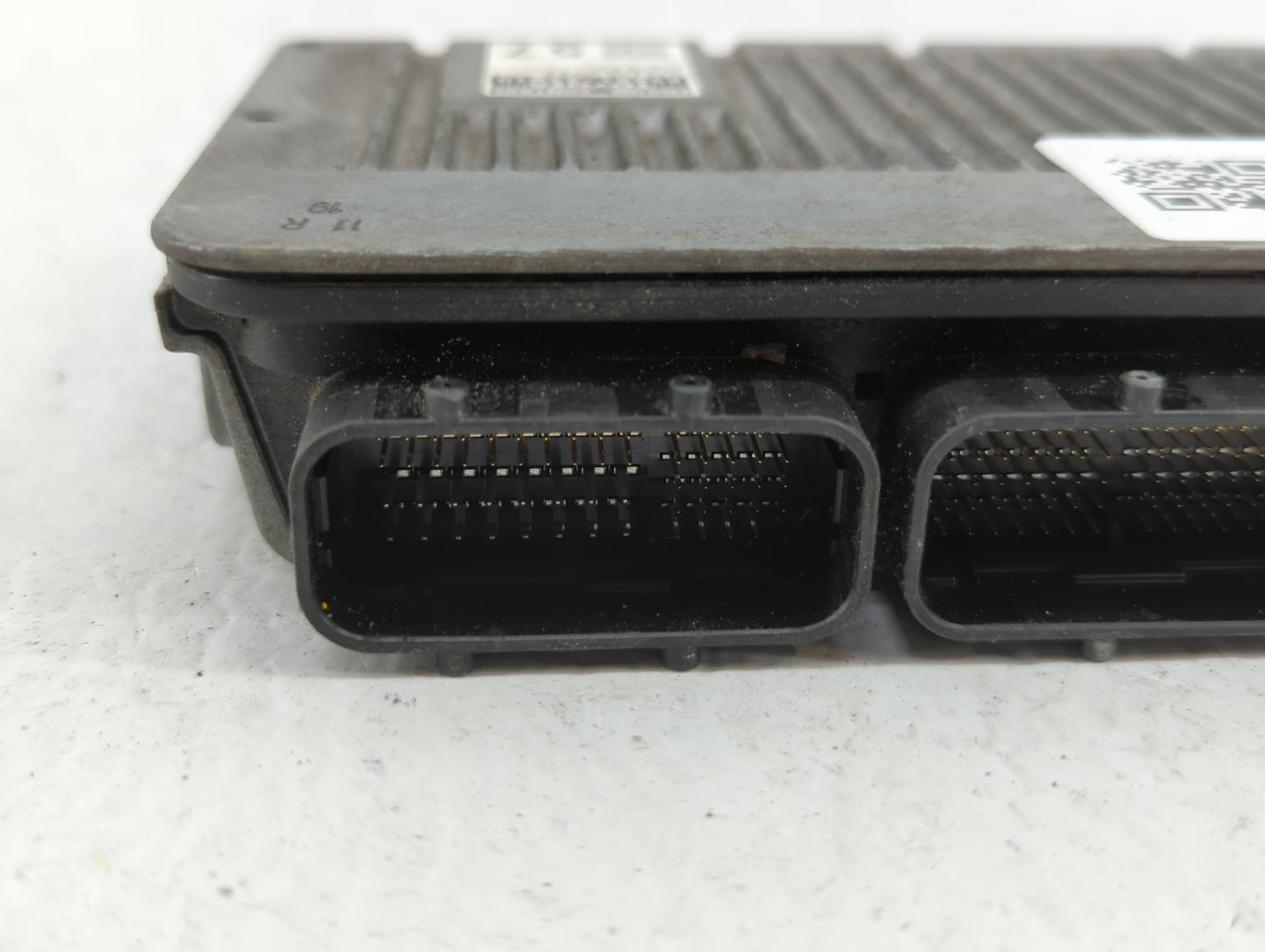 2015 Lexus Es350 PCM Engine Control Computer ECU ECM PCU OEM P/N:89661-33Q11 89661-33Q10 Fits OEM Used Auto Parts - Oemuseda