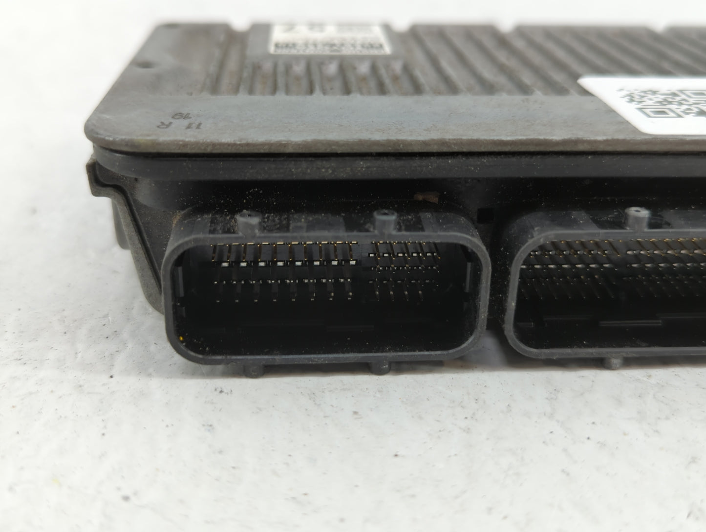 2015 Lexus Es350 PCM Engine Control Computer ECU ECM PCU OEM P/N:89661-33Q11 89661-33Q10 Fits OEM Used Auto Parts - Oemuseda
