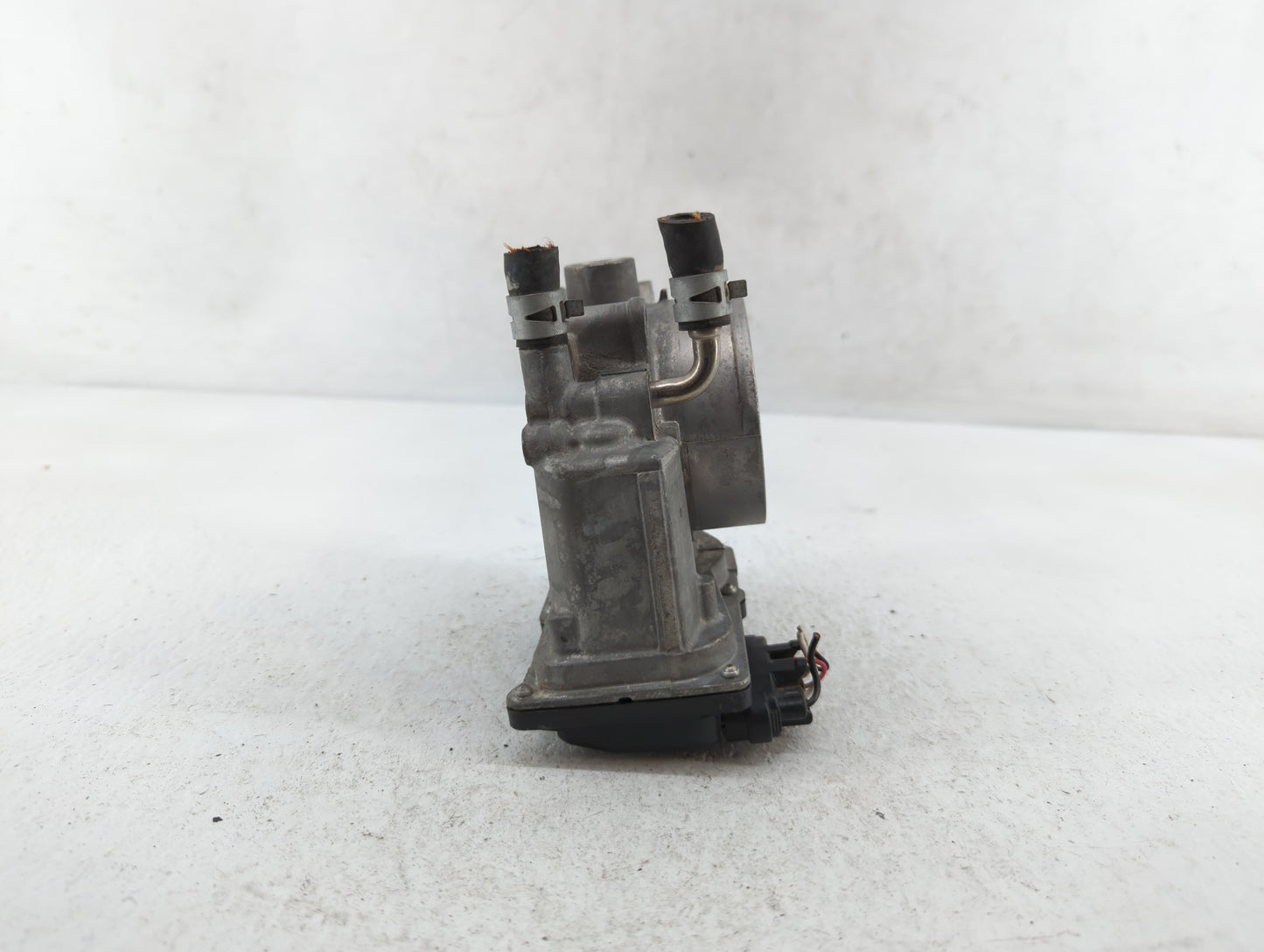 2007-2018 Lexus Es350 Throttle Body P/N:22030-0P050 22030-31030 Fits OEM Used Auto Parts - Oemusedautoparts1.com