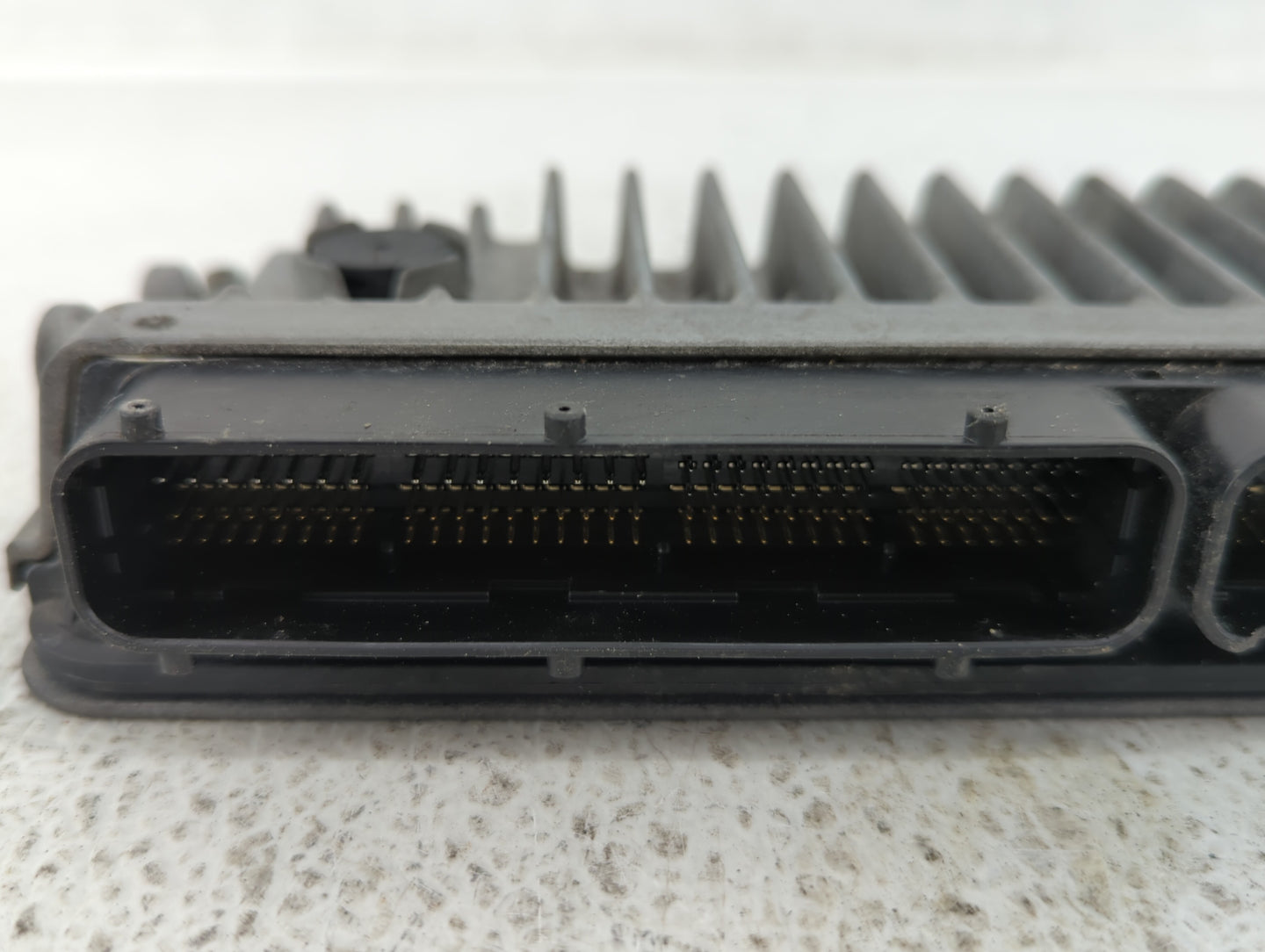 2015 Lexus Es350 PCM Engine Control Computer ECU ECM PCU OEM P/N:89661-33Q11 89661-33Q10 Fits OEM Used Auto Parts - Oemuseda