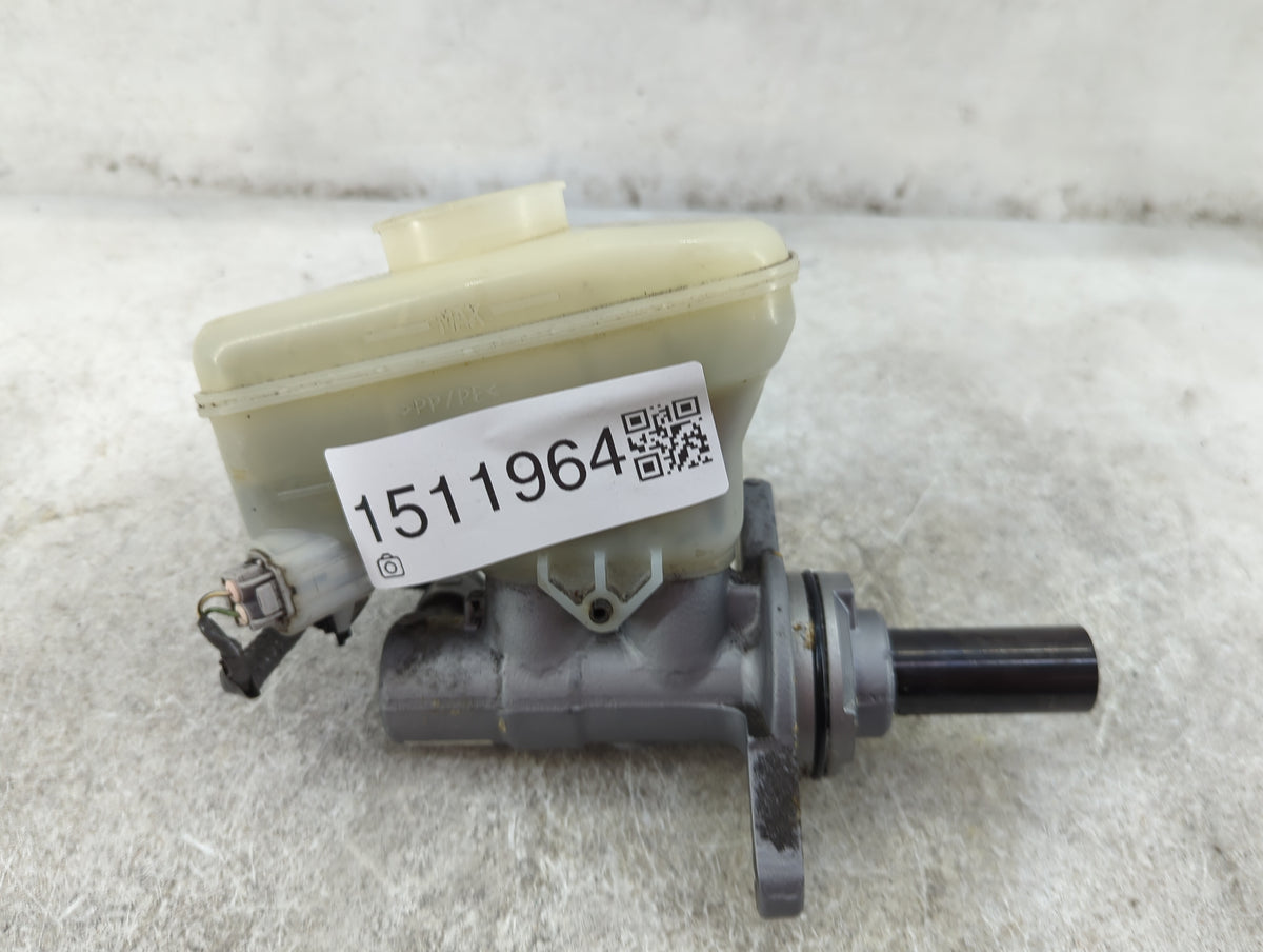 2014-2015 Lexus Is250 Brake Master Cylinder - Oemusedautoparts1.com