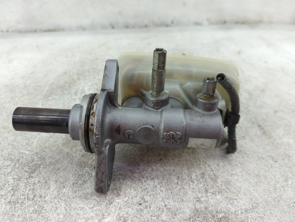 2014-2015 Lexus Is250 Brake Master Cylinder - Oemusedautoparts1.com