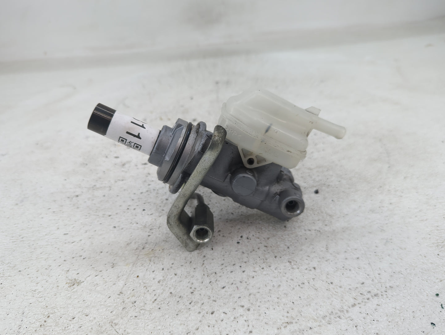 2010-2022 Lexus Rx350 Brake Master Cylinder - Oemusedautoparts1.com