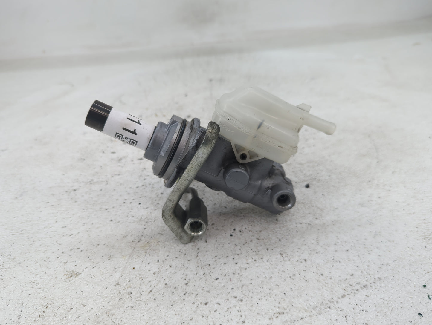 2010-2022 Lexus Rx350 Brake Master Cylinder - Oemusedautoparts1.com