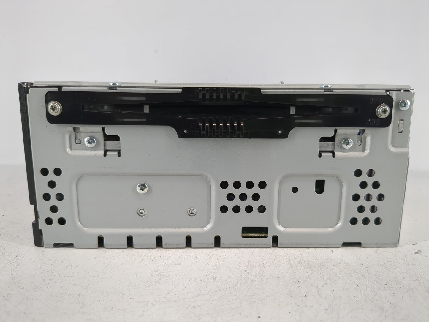 2015 Lincoln Mkc Radio AM FM Cd Player Receiver Replacement P/N:EJ7T-19C107-AF Fits OEM Used Auto Parts - Oemusedautoparts1.