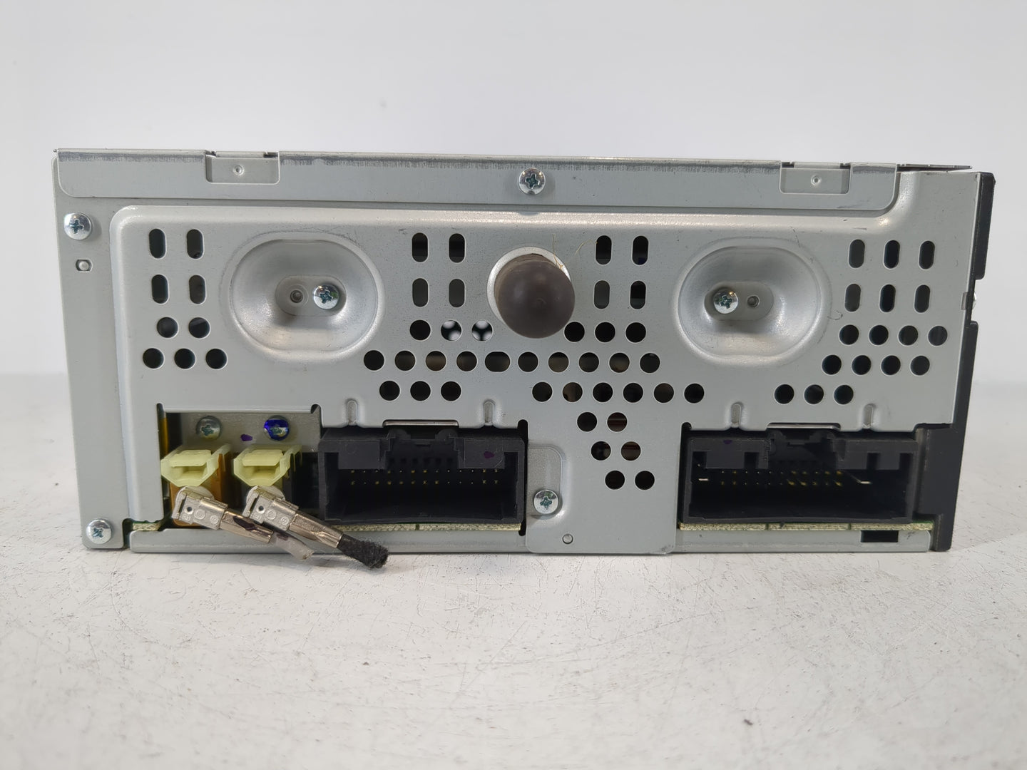 2015 Lincoln Mkc Radio AM FM Cd Player Receiver Replacement P/N:EJ7T-19C107-AF Fits OEM Used Auto Parts - Oemusedautoparts1.