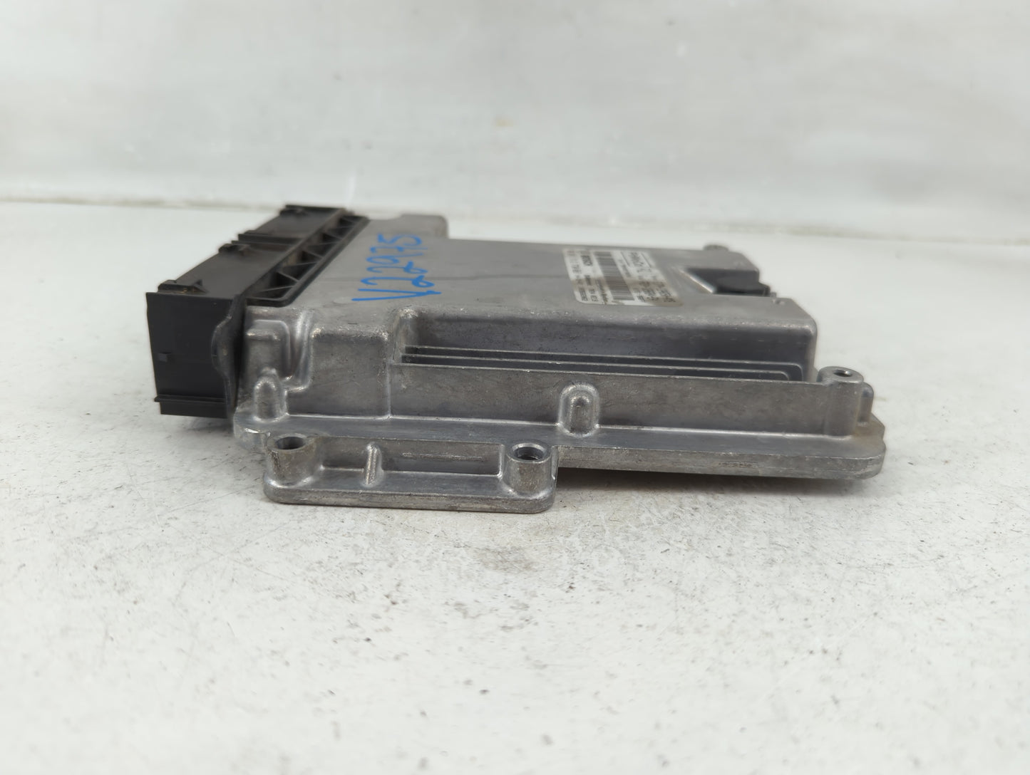2015-2016 Lincoln Mkc PCM Engine Control Computer ECU ECM PCU OEM P/N:FJ7A-12A650-AMB Fits Fits 2015 2016 OEM Used Auto Part