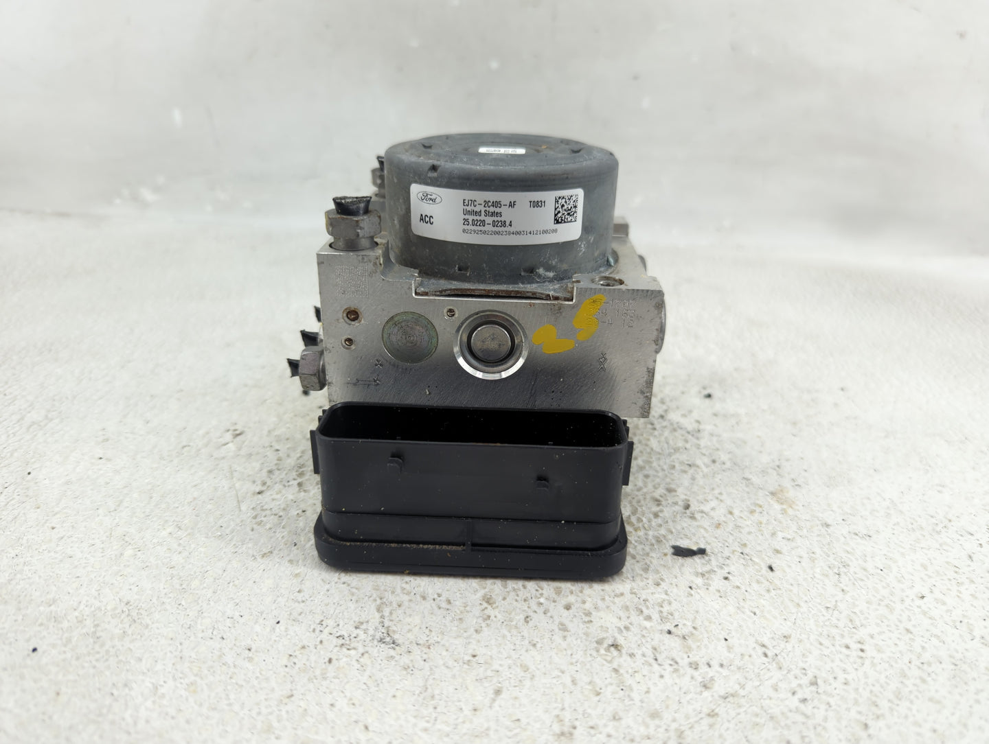 2015 Lincoln Mkc ABS Pump Control Module Replacement P/N:EJ7C-2C405-AF Fits OEM Used Auto Parts - Oemusedautoparts1.com