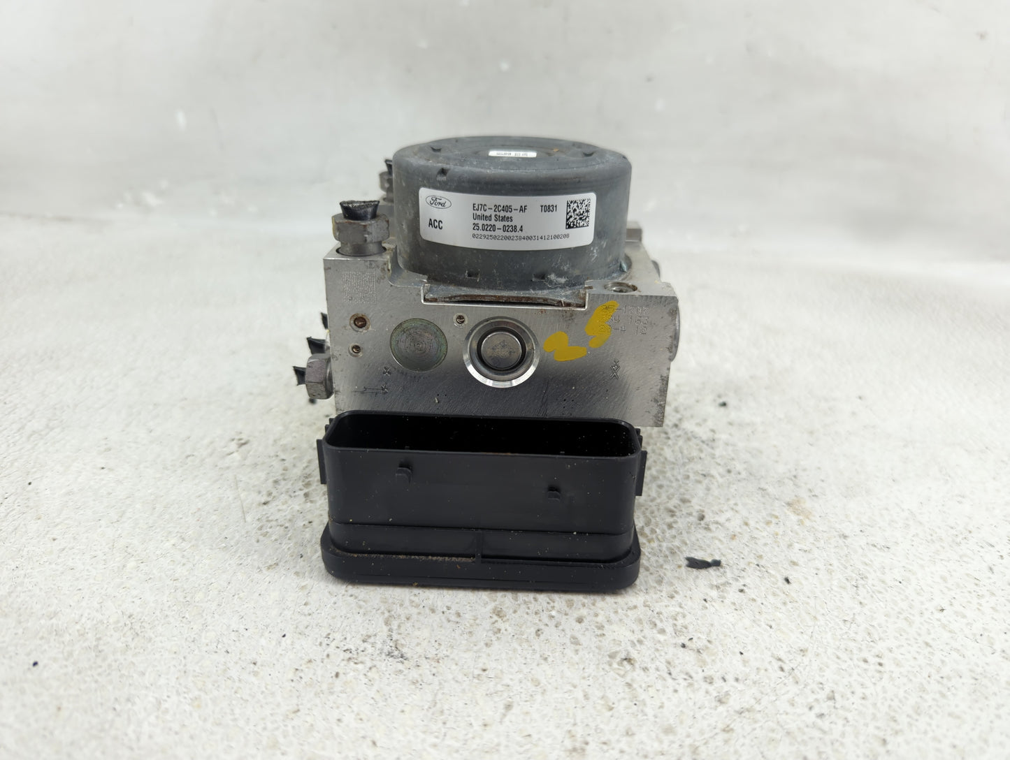 2015 Lincoln Mkc ABS Pump Control Module Replacement P/N:EJ7C-2C405-AF Fits OEM Used Auto Parts - Oemusedautoparts1.com