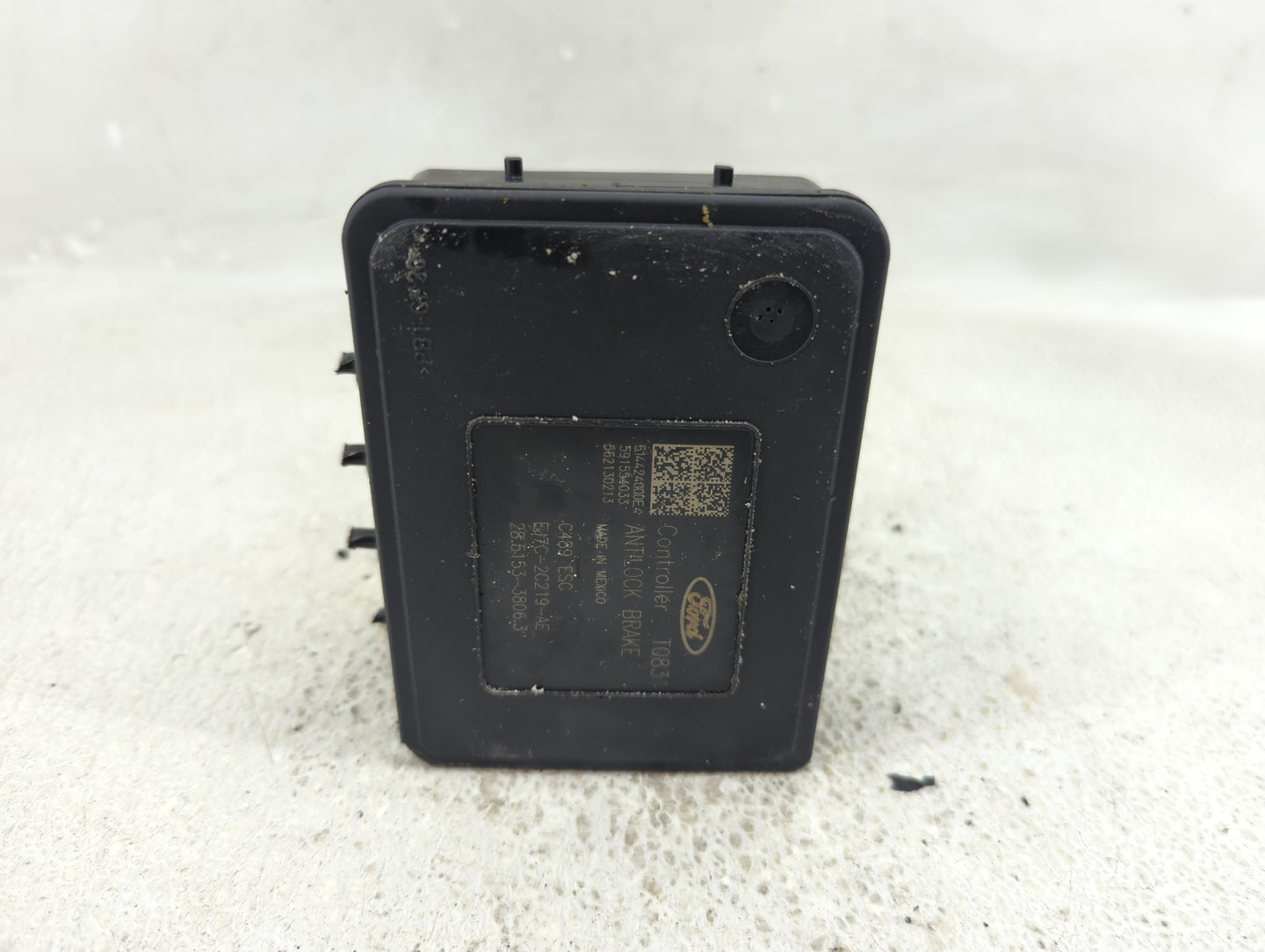 2015 Lincoln Mkc ABS Pump Control Module Replacement P/N:EJ7C-2C405-AF Fits OEM Used Auto Parts - Oemusedautoparts1.com