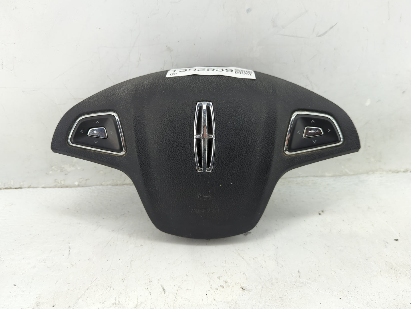 2015-2019 Lincoln Mkc Air Bag Driver Left Steering Wheel Mounted Fits Fits 2015 2016 2017 2018 2019 OEM Used Auto Parts - Oe