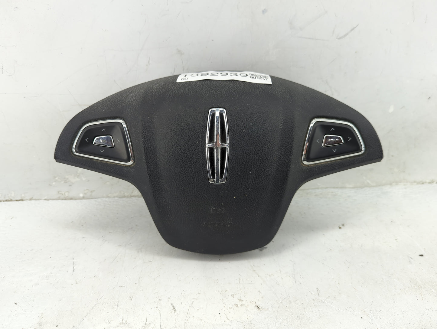 2015-2019 Lincoln Mkc Air Bag Driver Left Steering Wheel Mounted Fits Fits 2015 2016 2017 2018 2019 OEM Used Auto Parts - Oe