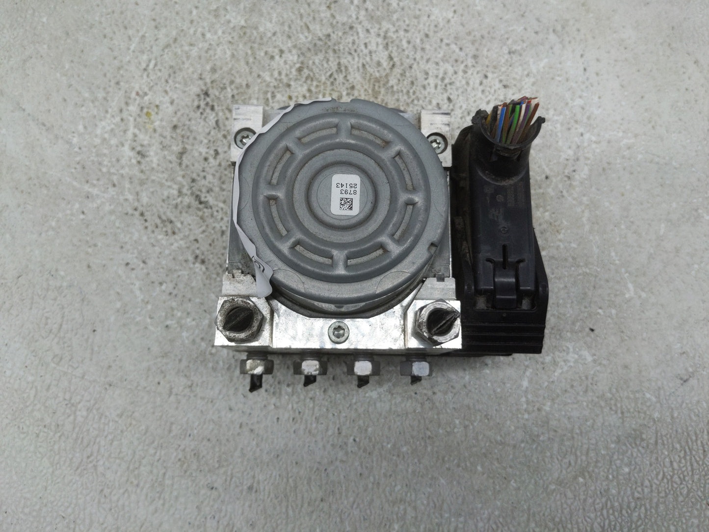 2015 Lincoln Mkc ABS Pump Control Module Replacement P/N:EJ7C-2C405-AH Fits OEM Used Auto Parts - Oemusedautoparts1.com