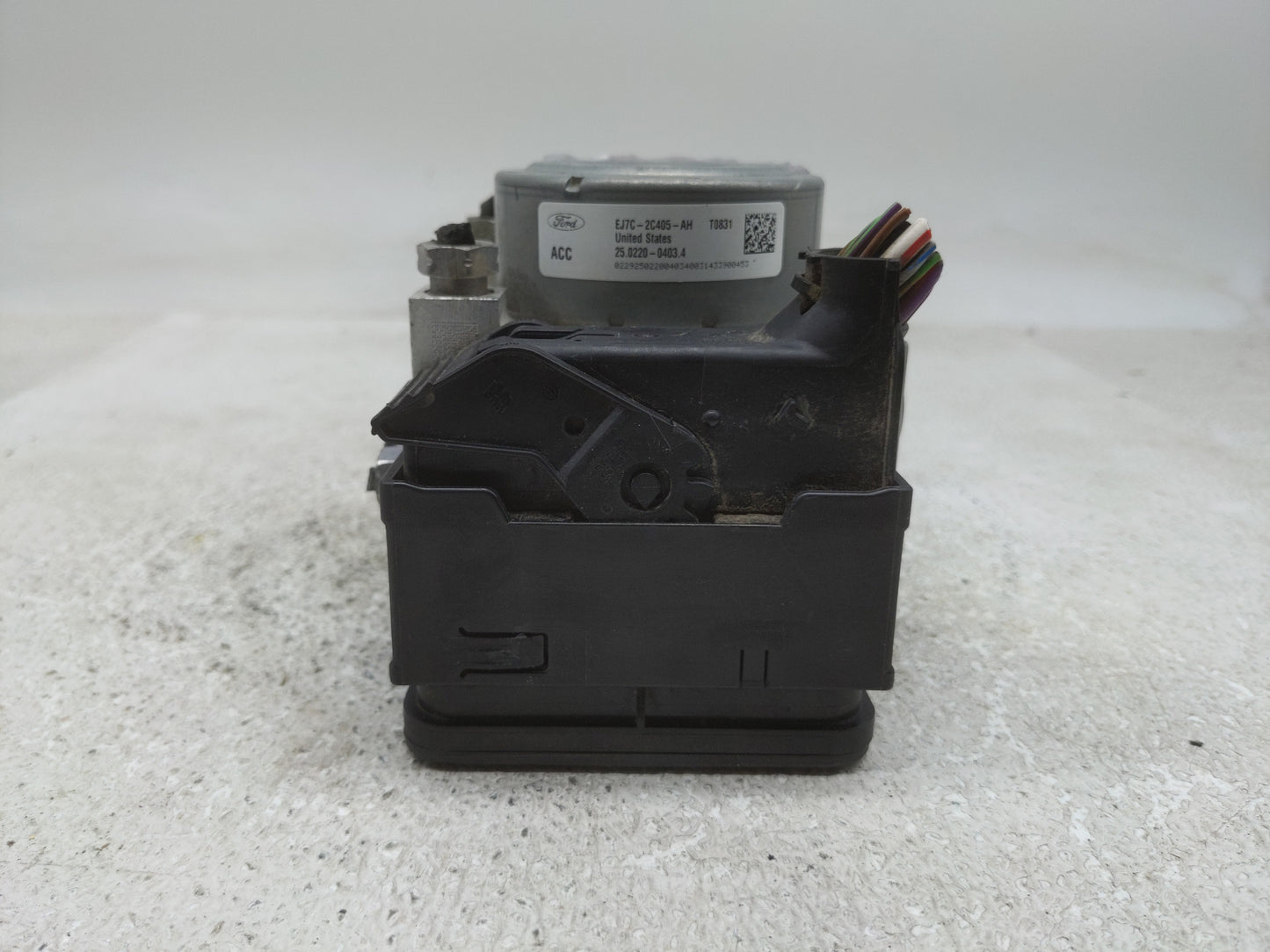 2015 Lincoln Mkc ABS Pump Control Module Replacement P/N:EJ7C-2C405-AH Fits OEM Used Auto Parts - Oemusedautoparts1.com