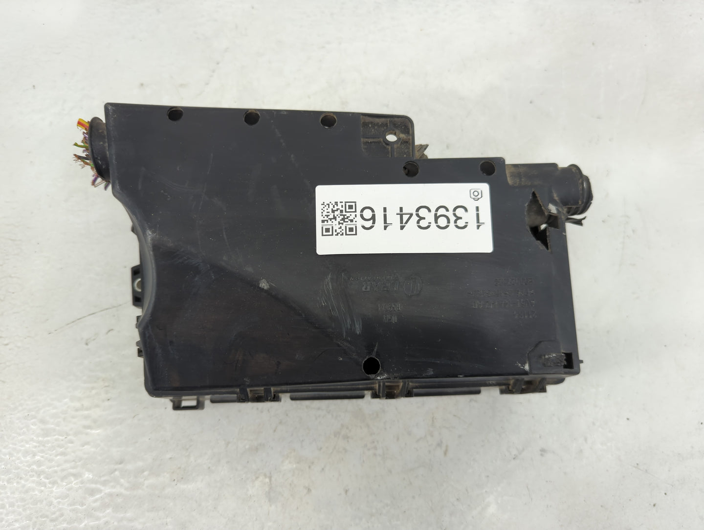 2015-2016 Lincoln Mkc Fusebox Fuse Box Panel Relay Module P/N:E00027328 AV6T-14A142-AB Fits Fits 2015 2016 OEM Used Auto Par