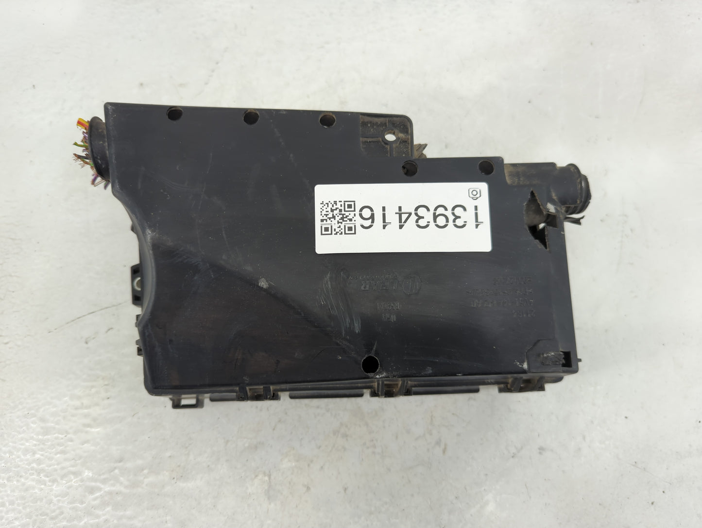 2015-2016 Lincoln Mkc Fusebox Fuse Box Panel Relay Module P/N:E00027328 AV6T-14A142-AB Fits Fits 2015 2016 OEM Used Auto Par