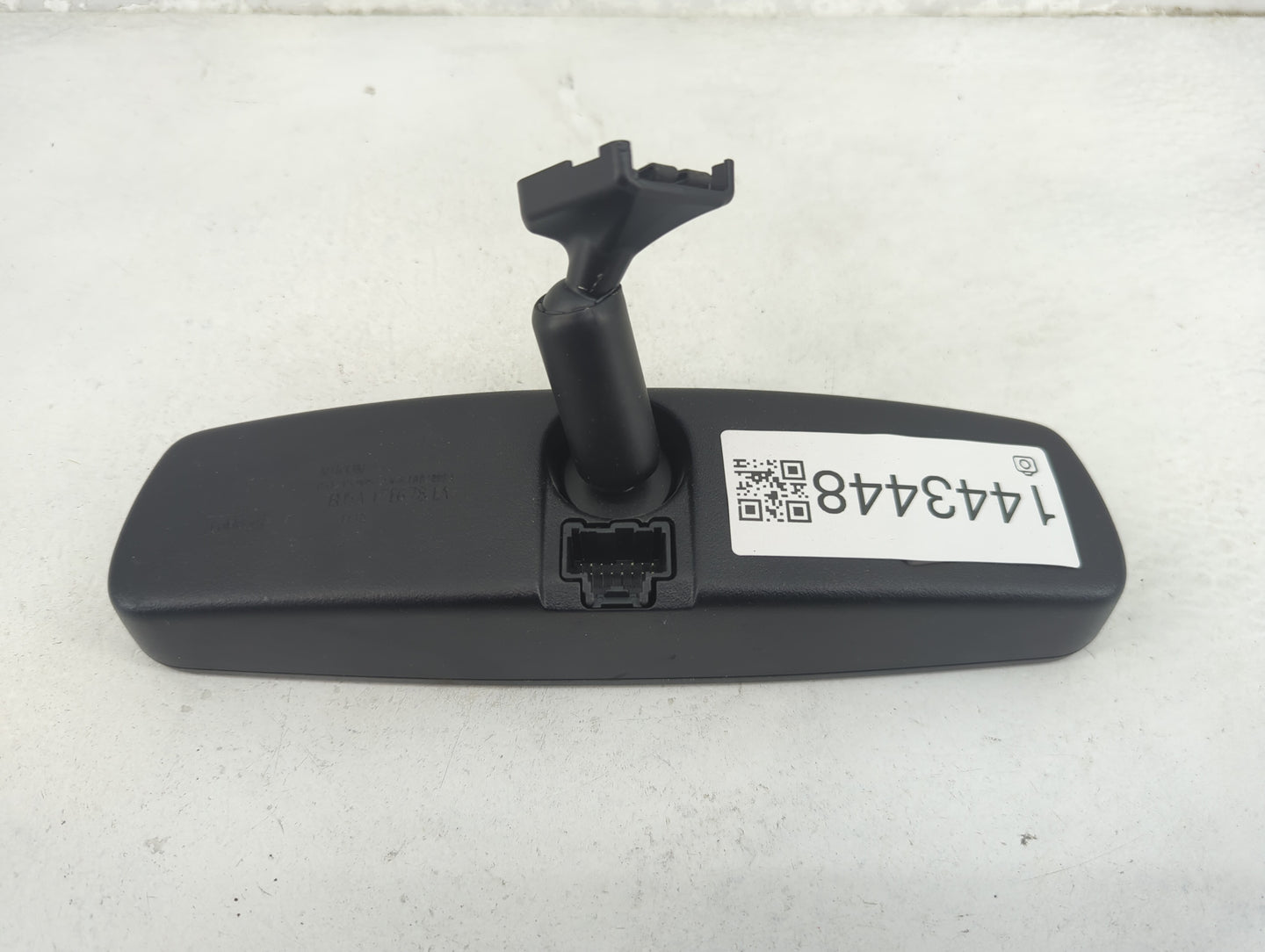 2015-2016 Lincoln Mkc Interior Rear View Mirror Replacement OEM P/N:BU5A17E678LA Fits Fits 2015 2016 OEM Used Auto Parts - O