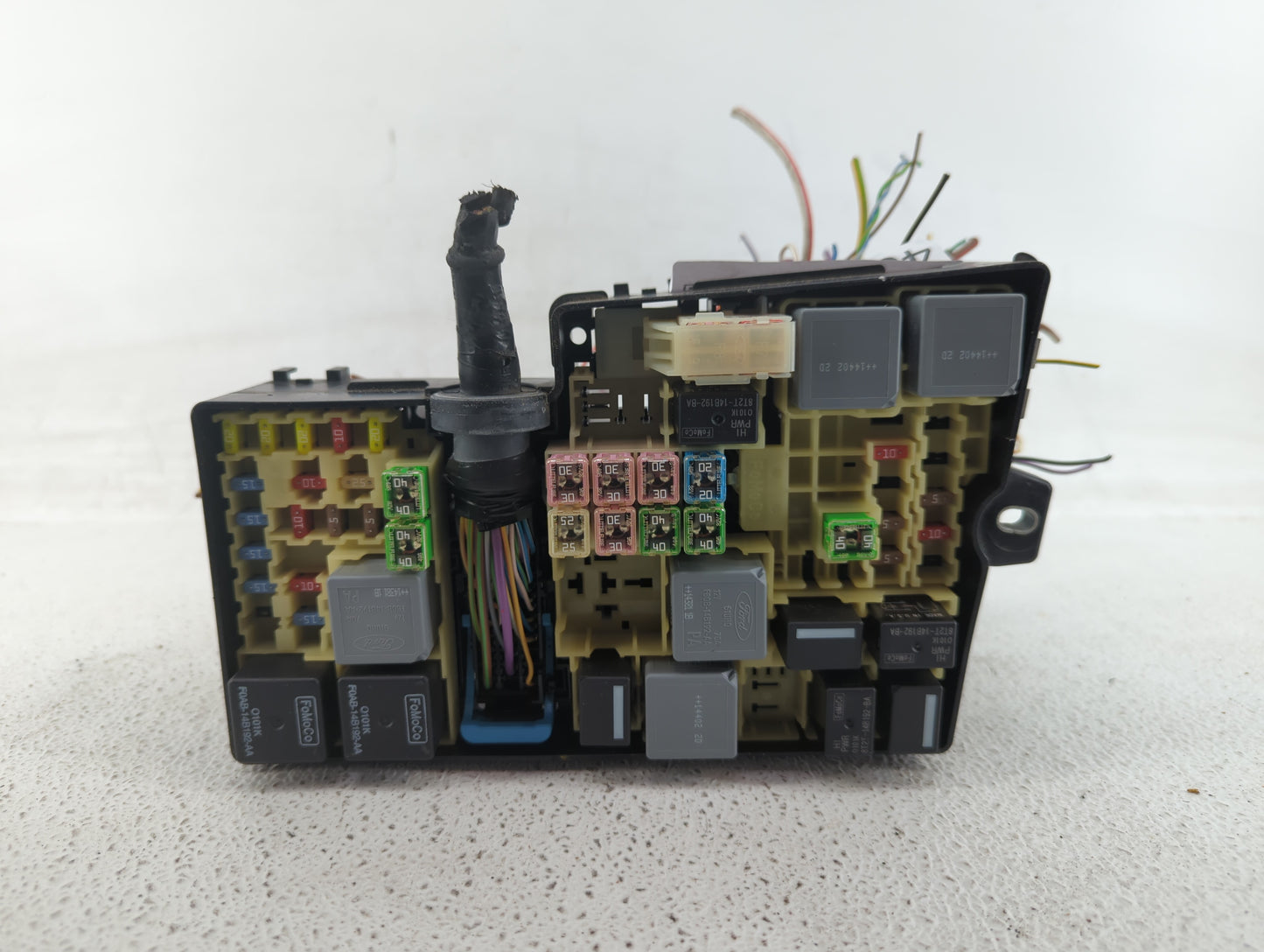 2015-2016 Lincoln Mkc Fusebox Fuse Box Panel Relay Module P/N:AV6T-14A067-AD Fits Fits 2015 2016 OEM Used Auto Parts - Oemus