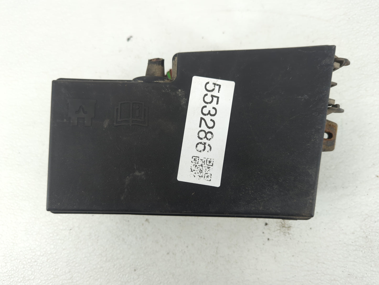 2015-2016 Lincoln Mkc Fusebox Fuse Box Panel Relay Module P/N:AV6T-14A067-AD Fits Fits 2015 2016 OEM Used Auto Parts - Oemus