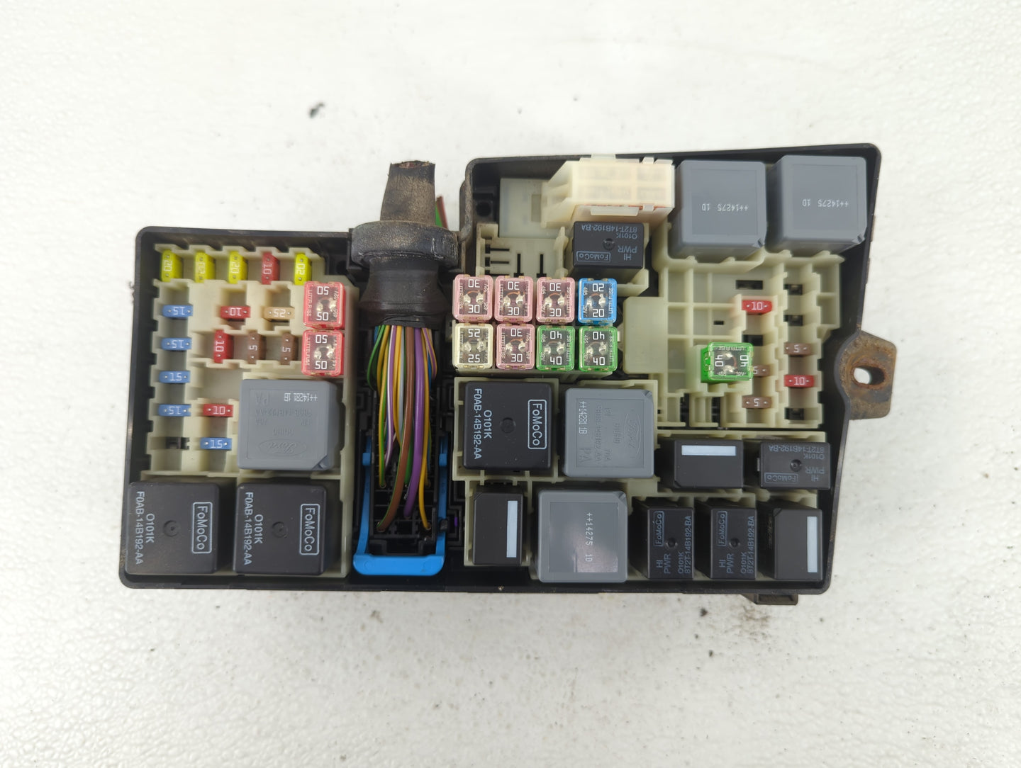 2015-2016 Lincoln Mkc Fusebox Fuse Box Panel Relay Module P/N:AV6T-14A067-AD Fits Fits 2015 2016 OEM Used Auto Parts - Oemus